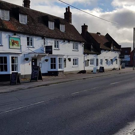 The Bull Hotel Downton  ภายนอก รูปภาพ