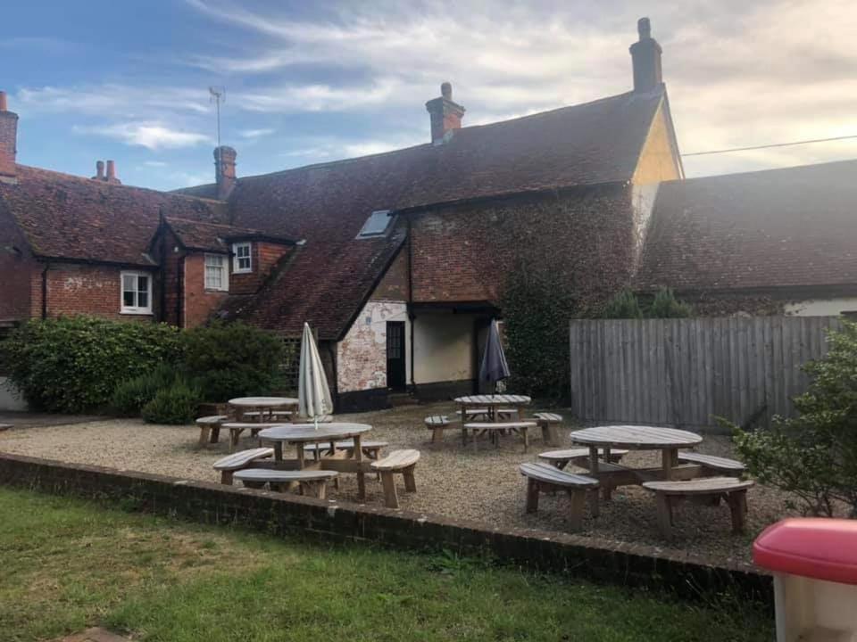 The Bull Hotel Downton  ภายนอก รูปภาพ
