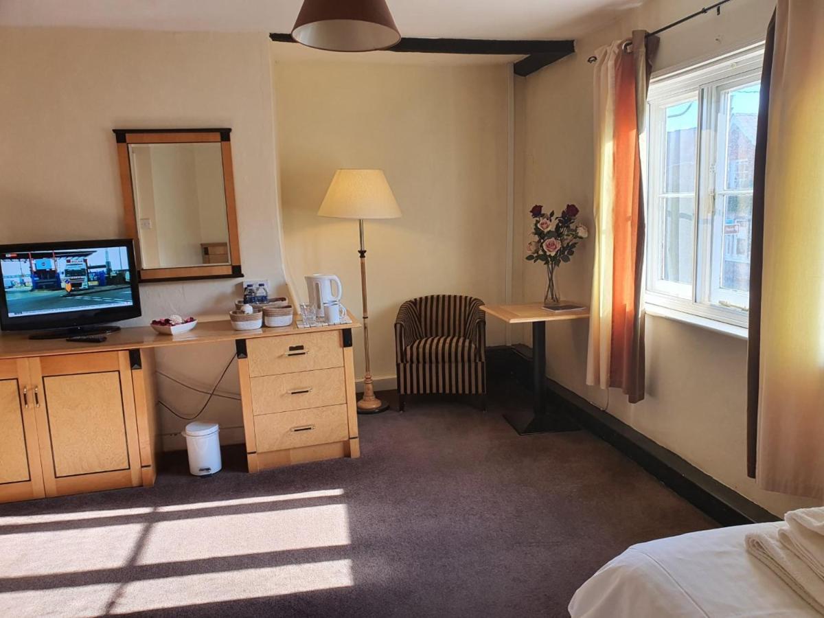 The Bull Hotel Downton  ภายนอก รูปภาพ