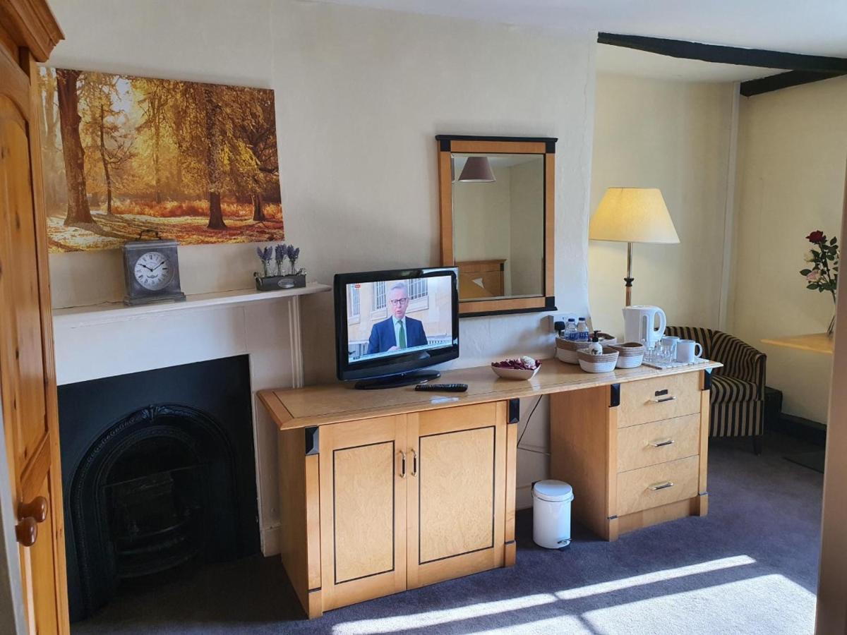 The Bull Hotel Downton  ภายนอก รูปภาพ