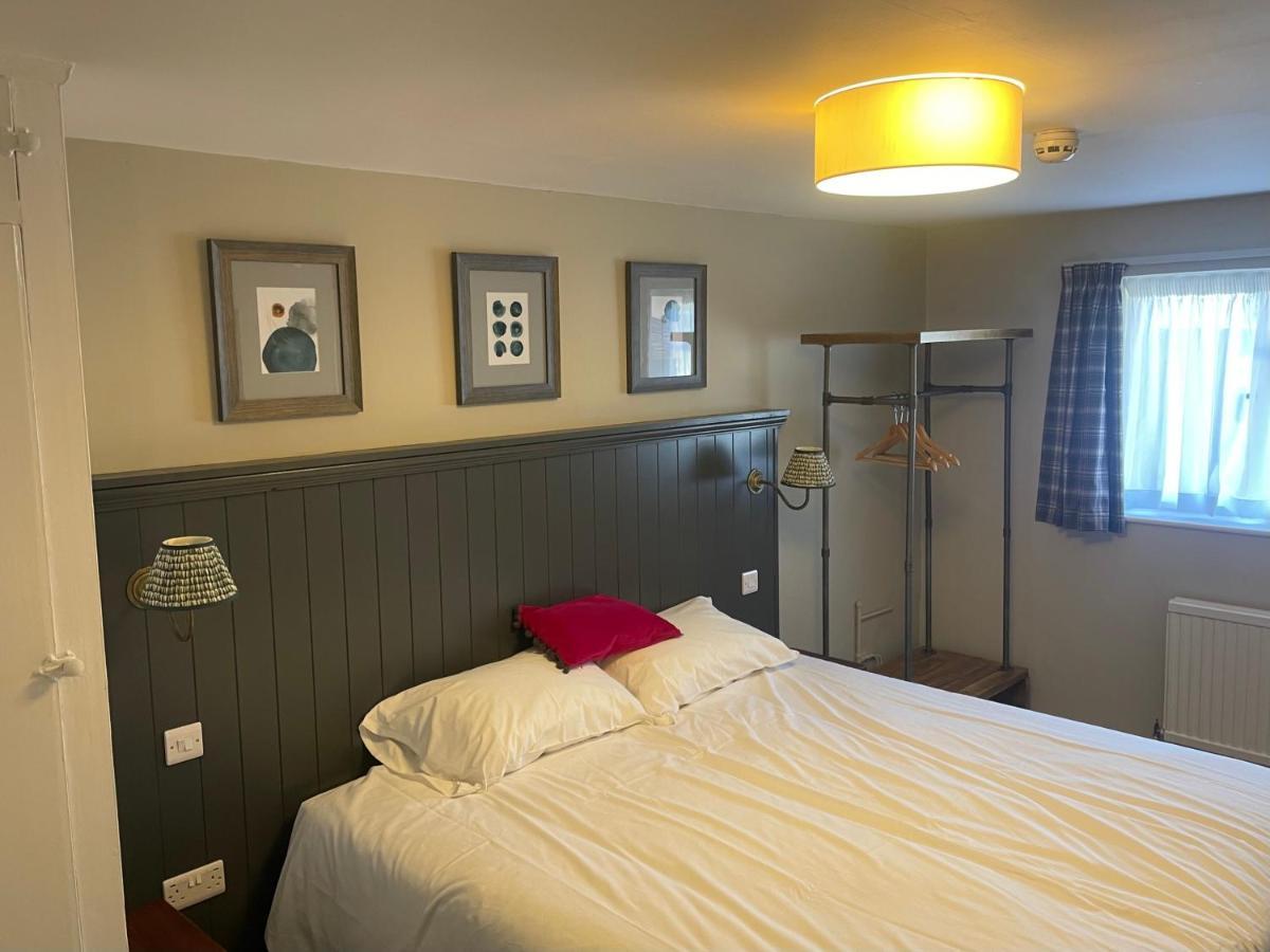 The Bull Hotel Downton  ภายนอก รูปภาพ