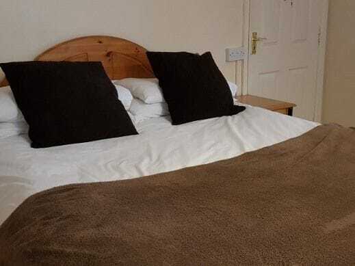 The Bull Hotel Downton  ภายนอก รูปภาพ